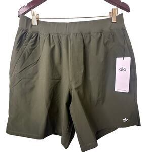 Lg NWT Alo Yoga 7" Repetition Short Stealth Green Performance Training Athletic